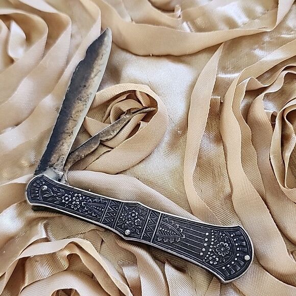 Victorian era Fruit & Nut Knife - Picture 5 of 10